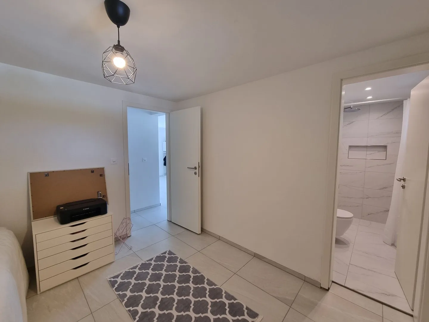 Casa unifamiliare 6.5 locali - completamente ristrutturata, camino, aria condizionata, 3 bagni, 7 posti auto - Foto 16 di 16