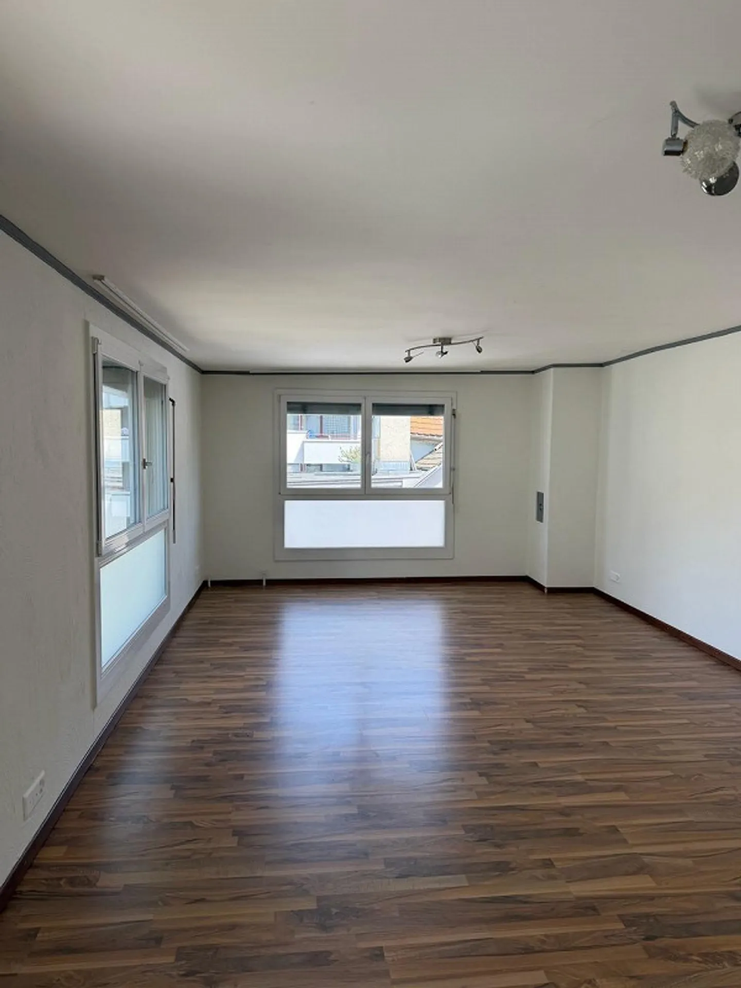 Opportunité unique - Appartement de 6 pièces en emplacement central - Photo 5 sur 13