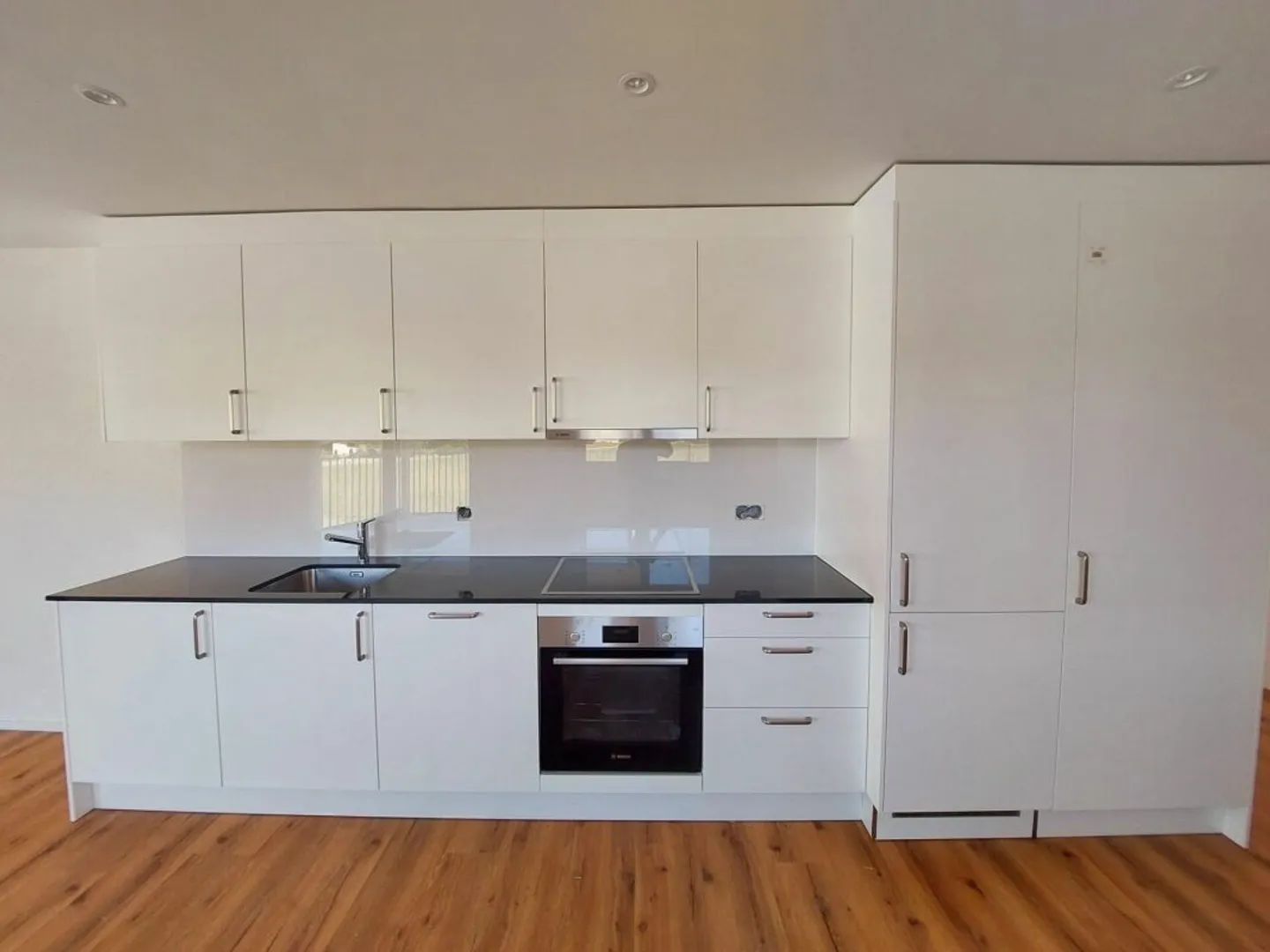 Stylish 2.5-room new apartment with 60 m² and sunny balcony - Photo 2 of 9