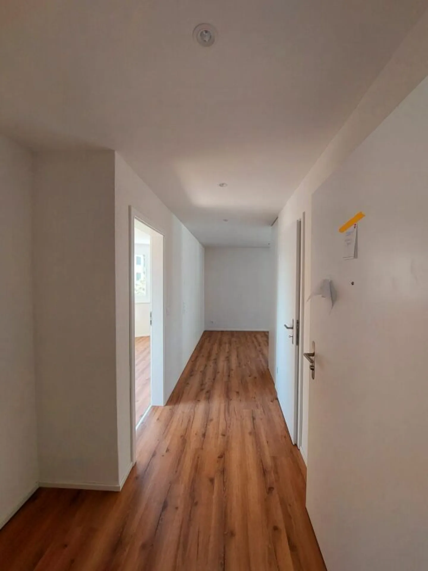 Stylish 2.5-room new apartment with 60 m² and sunny balcony - Photo 8 of 9