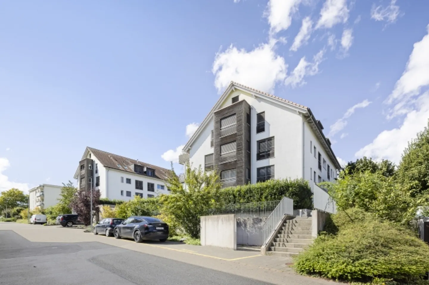 Modern Living Oasis with Large Terrace and Conservatory - Photo 12 of 13