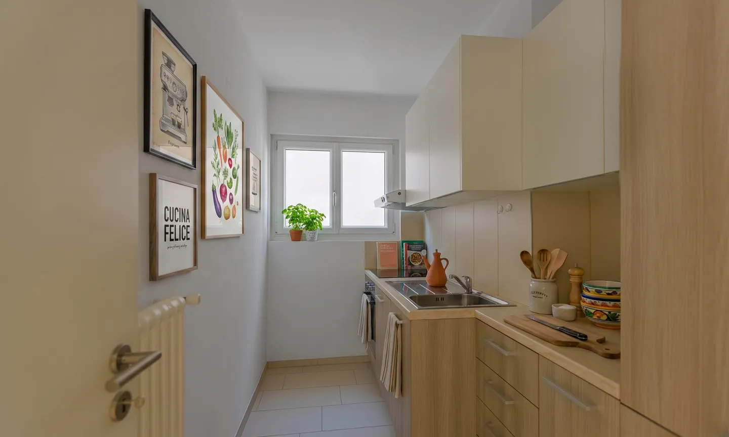 MODERN AND SPACIOUS 3.5 ROOMS COMPLETELY RENOVATED IN TAVERNE - Photo 3 of 8