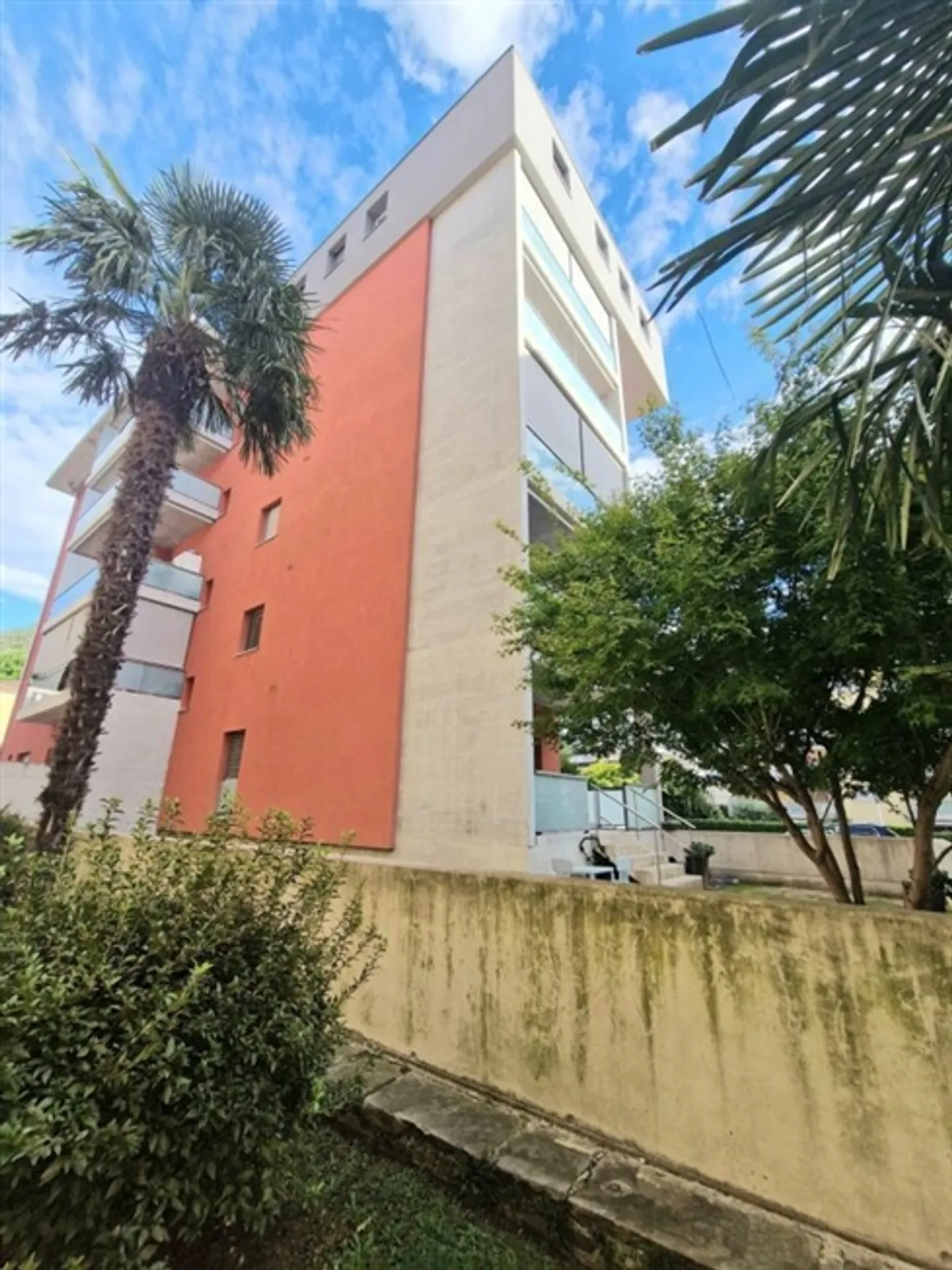 LOCARNO - APPARTEMENT 4.5 CHAMBRES AVEC JARDIN PRIVÉ À VENDRE - Photo 17 sur 20