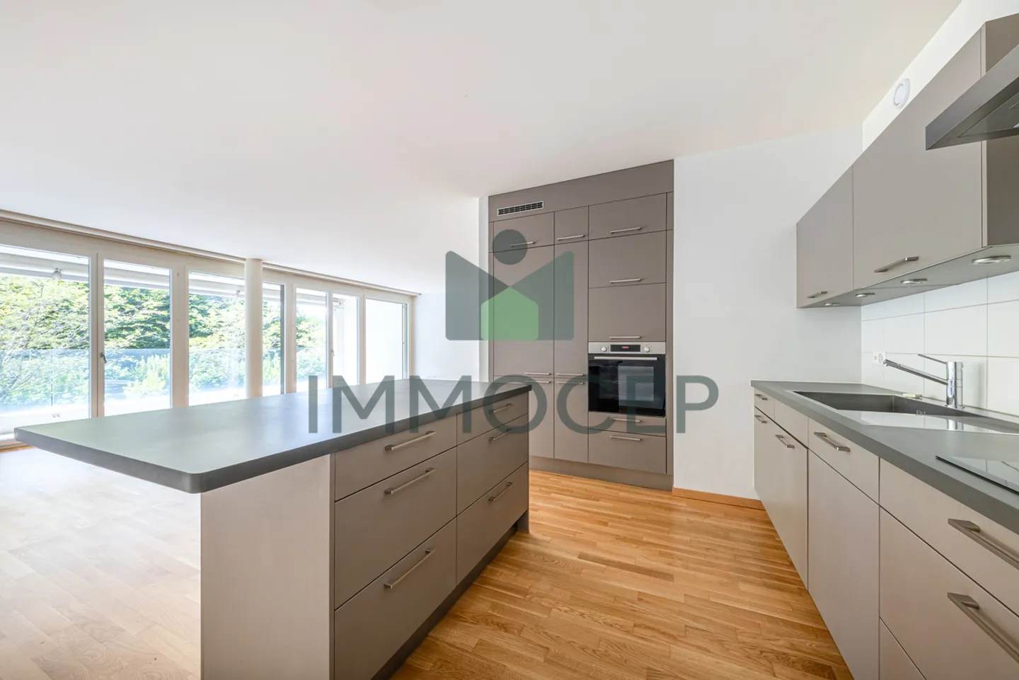 Exklusiv: Geräumige 5-Zimmer-Wohnung von 150m2 mit Box - Foto 4 von 9