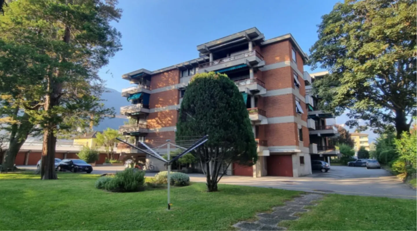Ampio 3.5 locali con terrazza - posizione privilegiata a Bellinzona - Foto 1 di 9