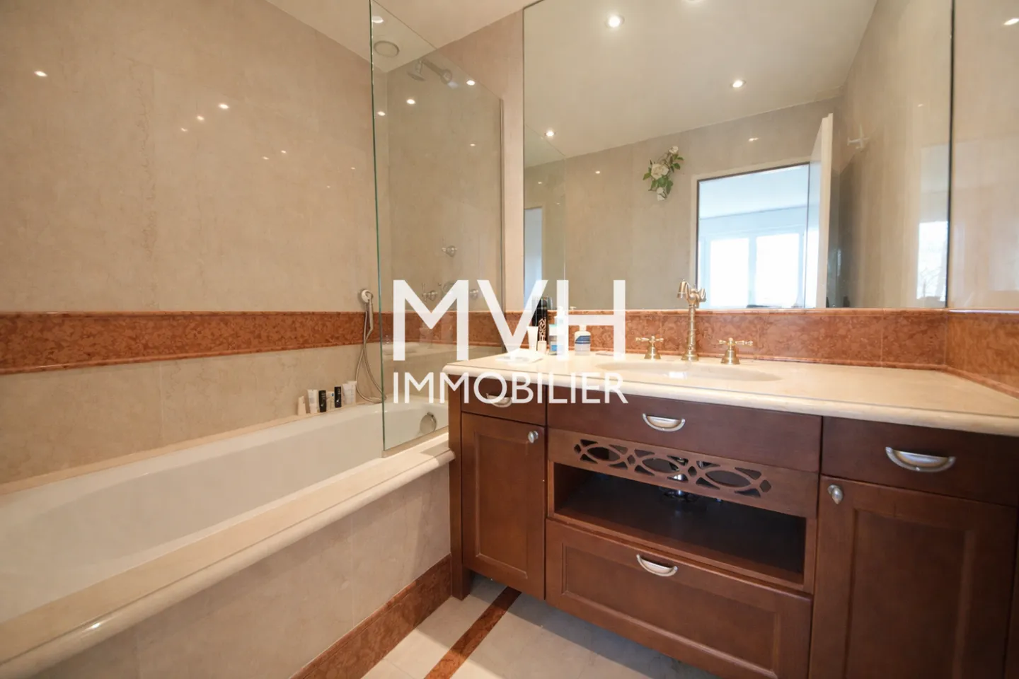 Appartement Calme avec Piscine - Photo 4 sur 4