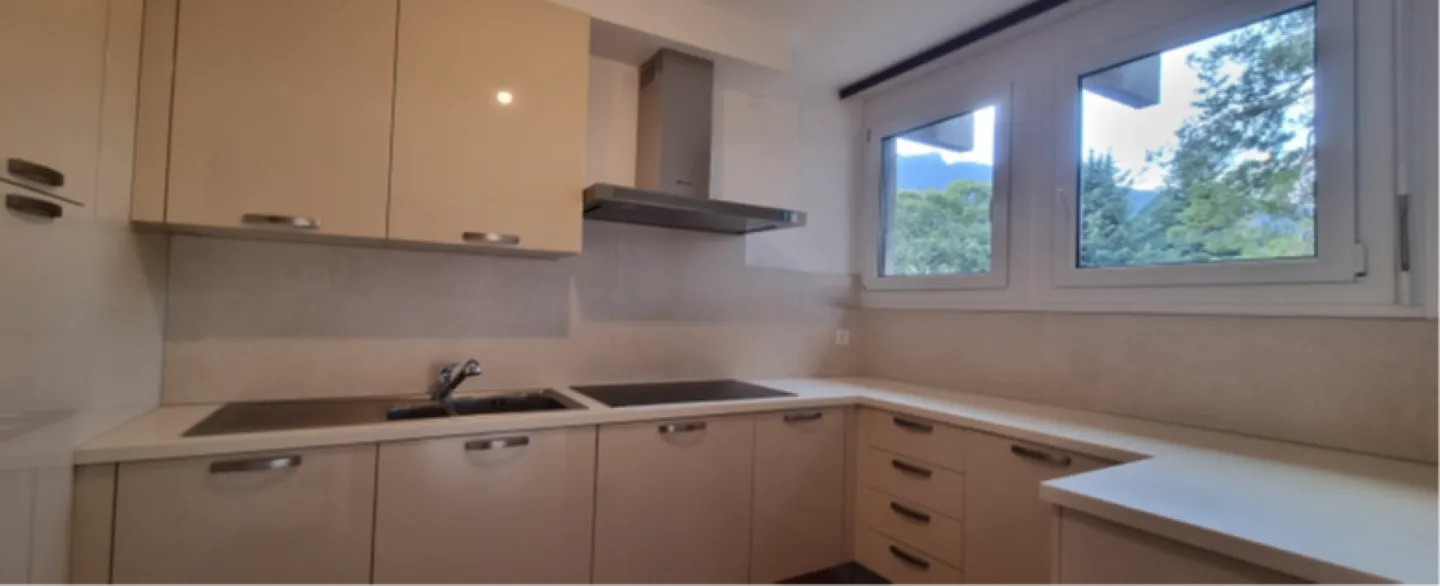 Ampio 3.5 locali con terrazza - posizione privilegiata a Bellinzona - Foto 4 di 9