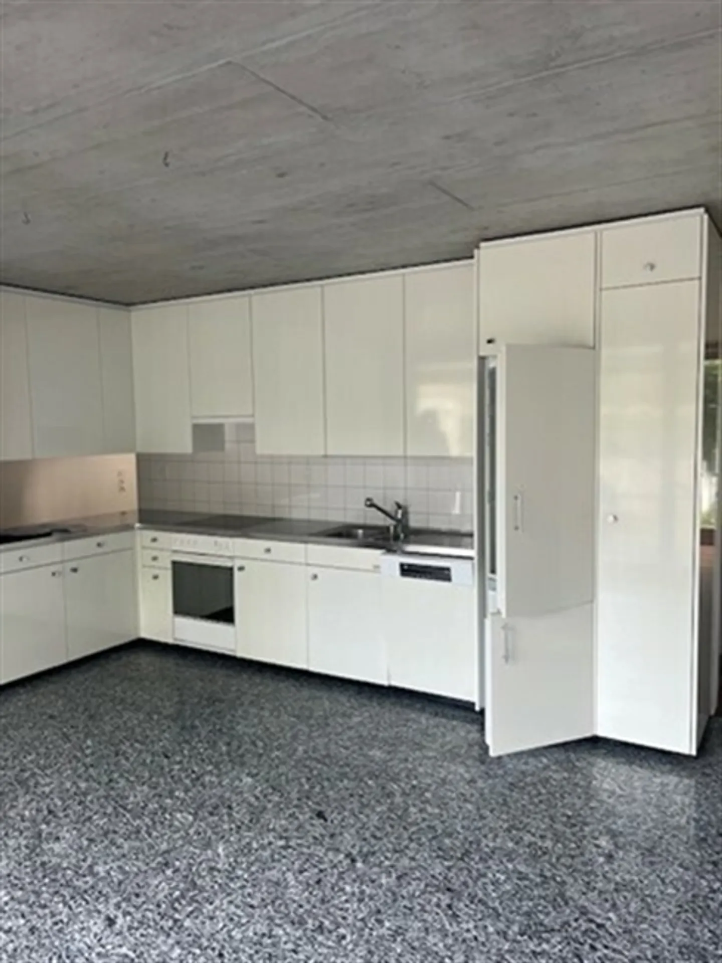 «ARCEGNO, WIR VERMIETEN EIN 5-ZIMMER-MAISONETTE-REIHENHAUS» - Foto 2 von 11
