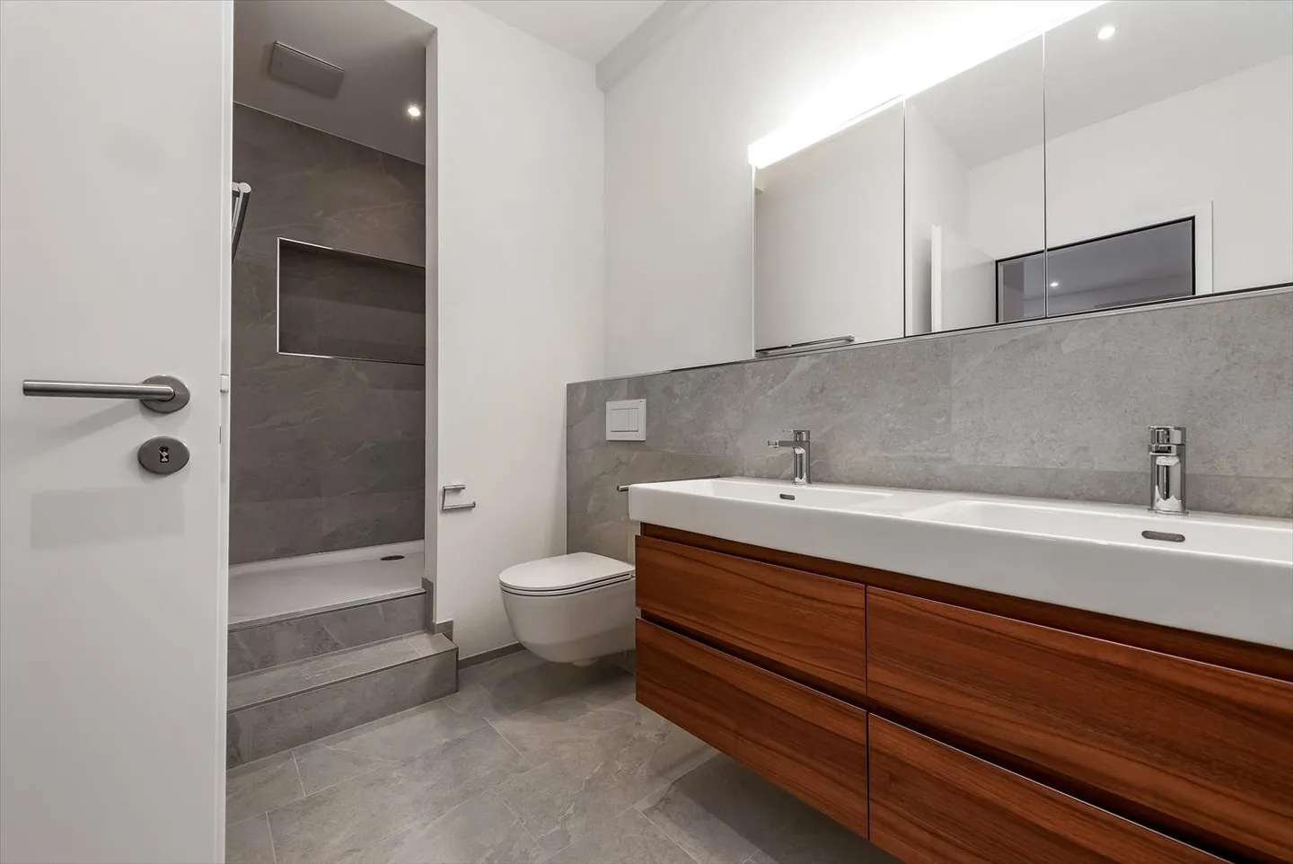 AFFITTARE SENZA DEPOSITO - Appartamento ristrutturato in edificio storico - Foto 4 di 11