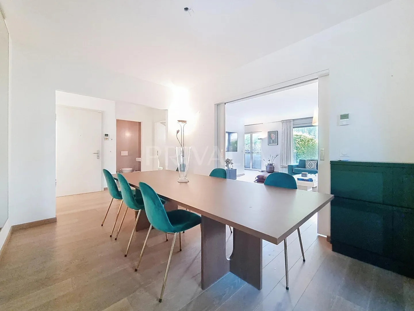 Schöne, moderne möblierte Wohnung im Erdgeschoss mit Terrassen - Foto 3 von 9