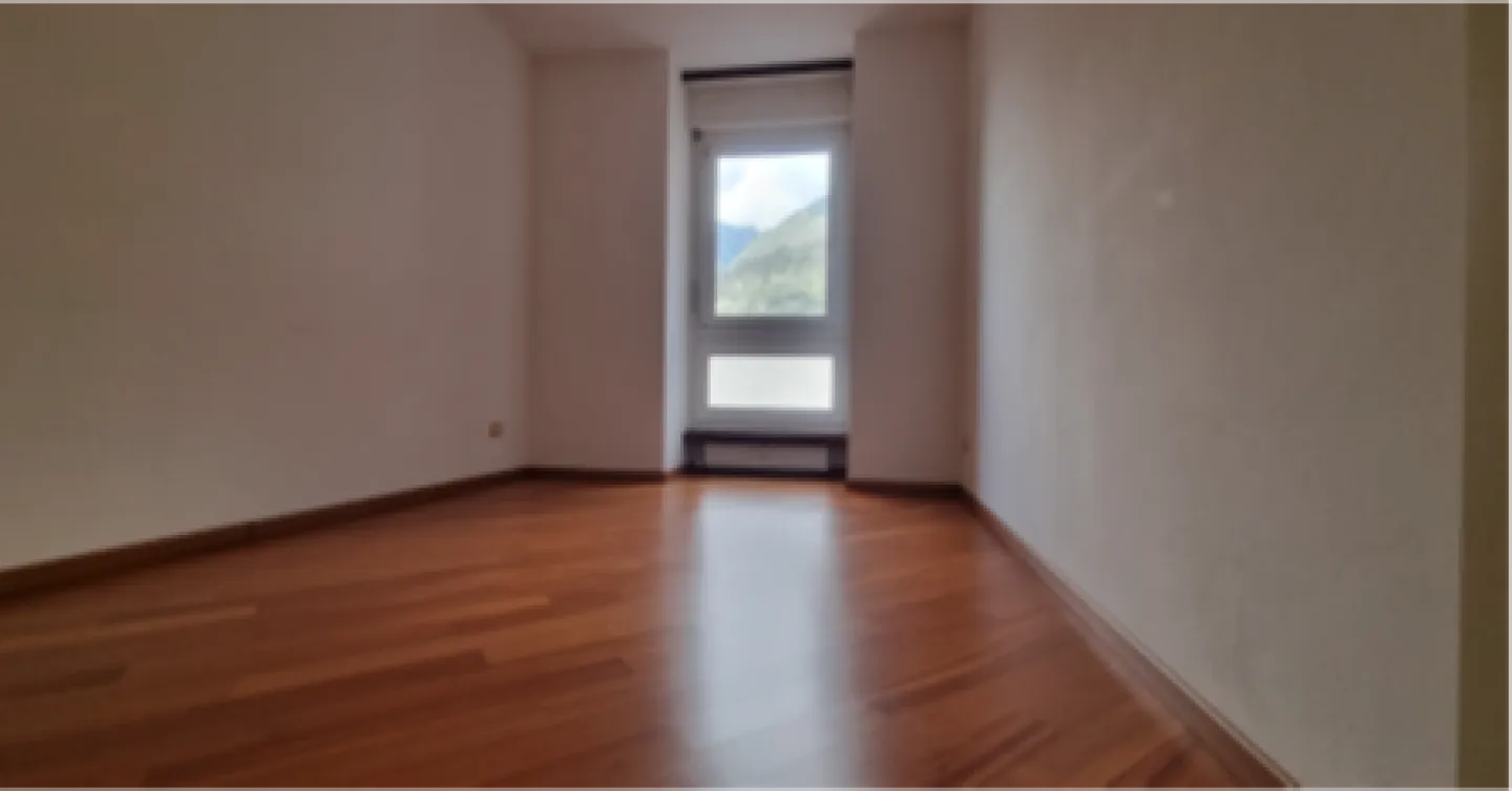 Ampio 3.5 locali con terrazza - posizione privilegiata a Bellinzona - Foto 8 di 9