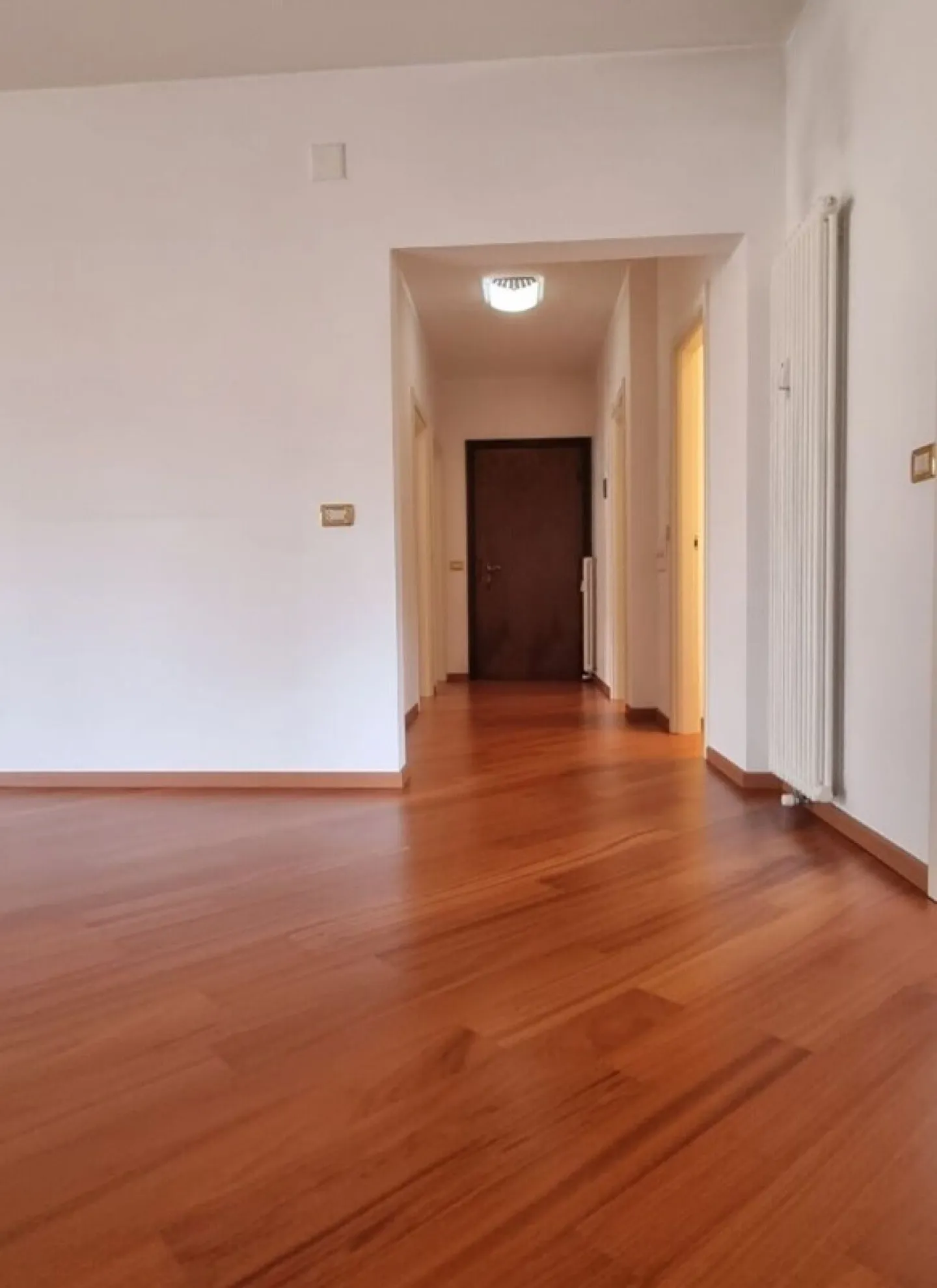 Ampio 3.5 locali con terrazza - posizione privilegiata a Bellinzona - Foto 9 di 9