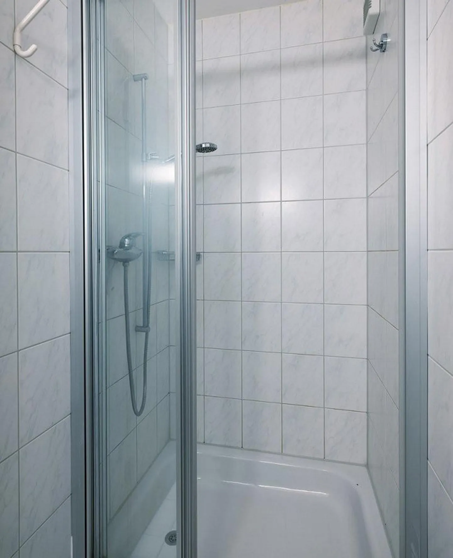 Cozy Attic Apartment in the Center of Münsingen - Photo 5 of 10