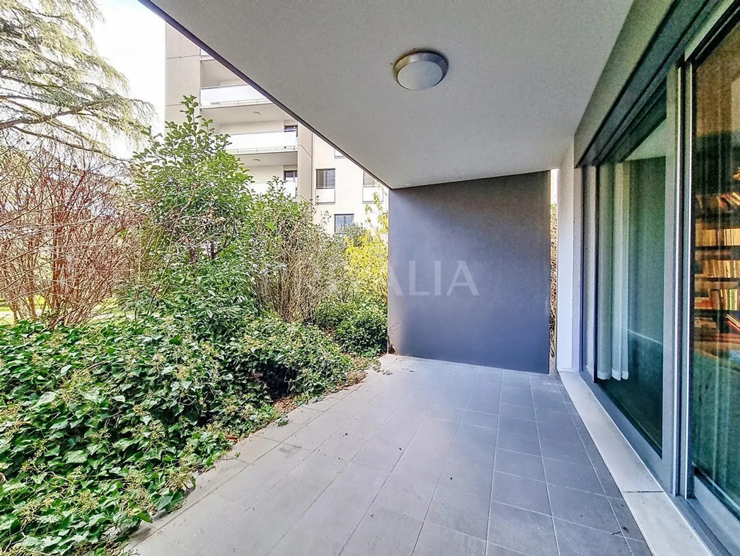 Schöne, moderne möblierte Wohnung im Erdgeschoss mit Terrassen - Foto 8 von 9