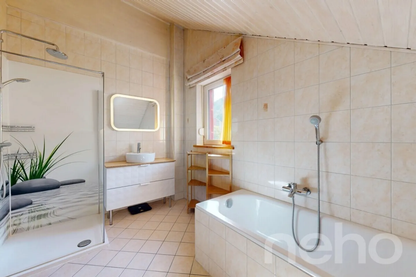 Incantevole casa spaziosa con bello spazio esterno - Foto 8 di 12