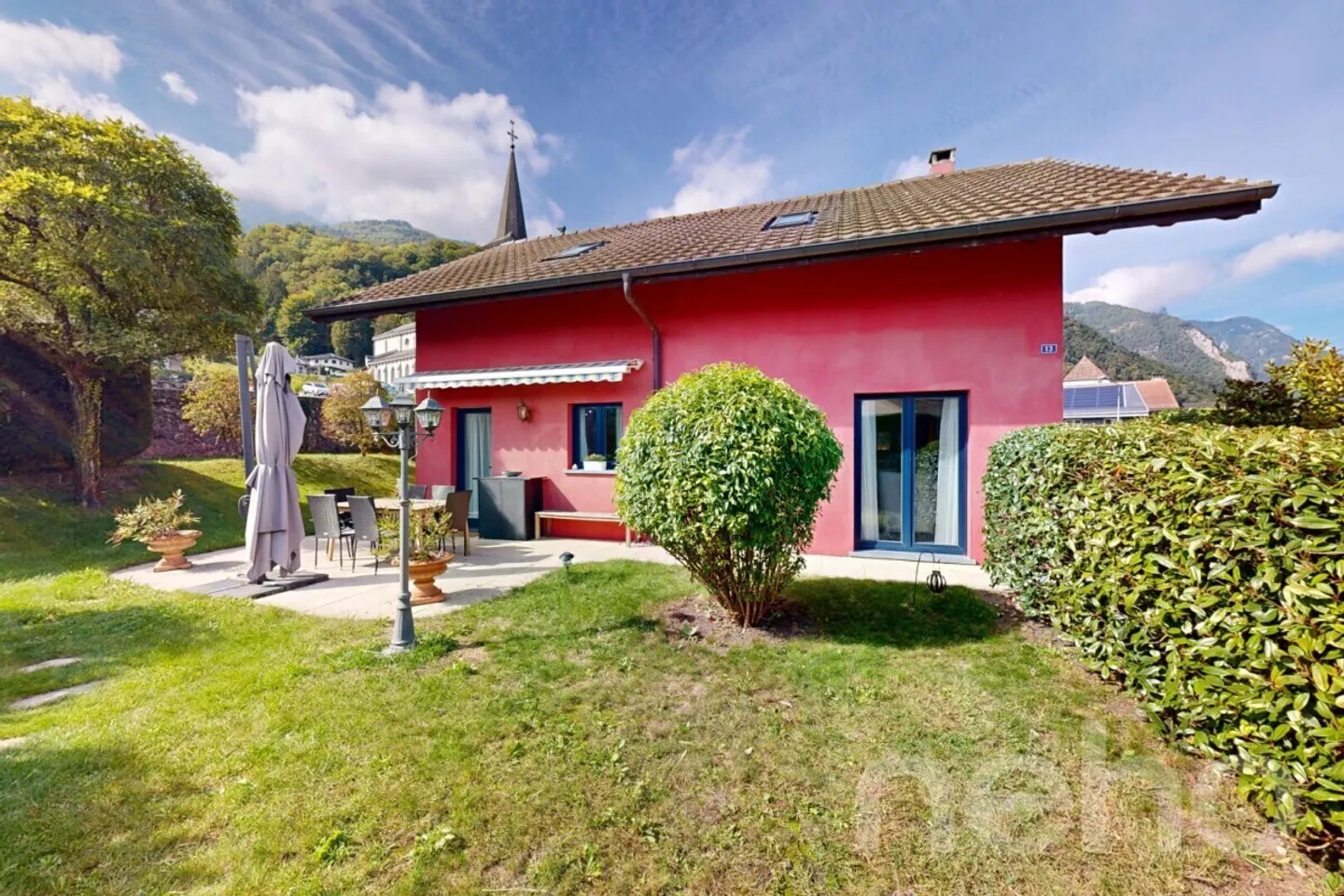Incantevole casa spaziosa con bello spazio esterno - Foto 2 di 12