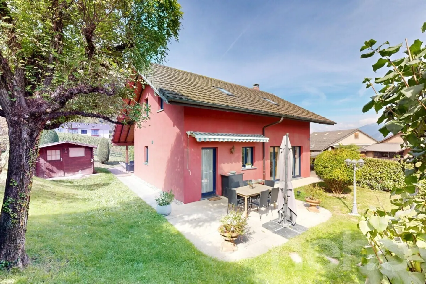 Incantevole casa spaziosa con bello spazio esterno - Foto 3 di 12