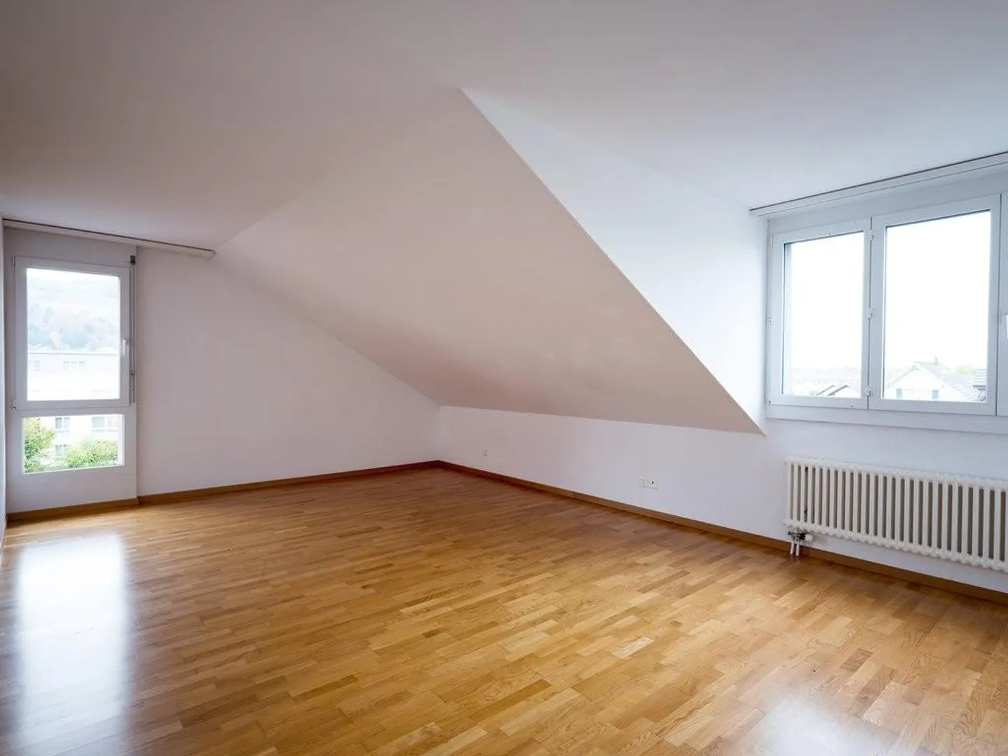 Cozy Attic Apartment in the Center of Münsingen - Photo 8 of 10