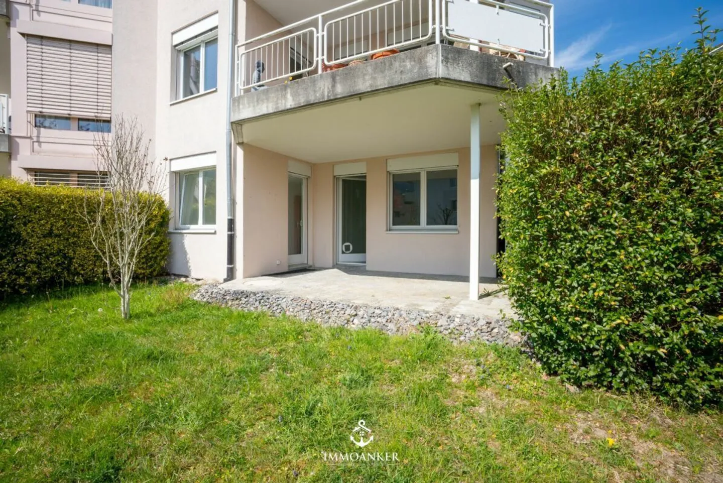 Habitat lumineux avec terrasse et balcon dans un endroit calme à Kriens - Photo 2 sur 15