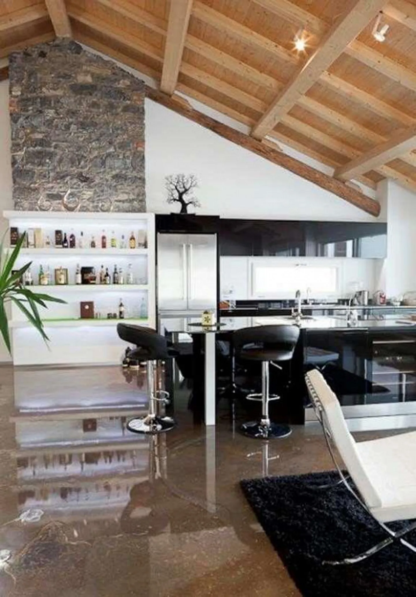 Loft duplex exclusif au cœur de Balerna - Photo 4 sur 12