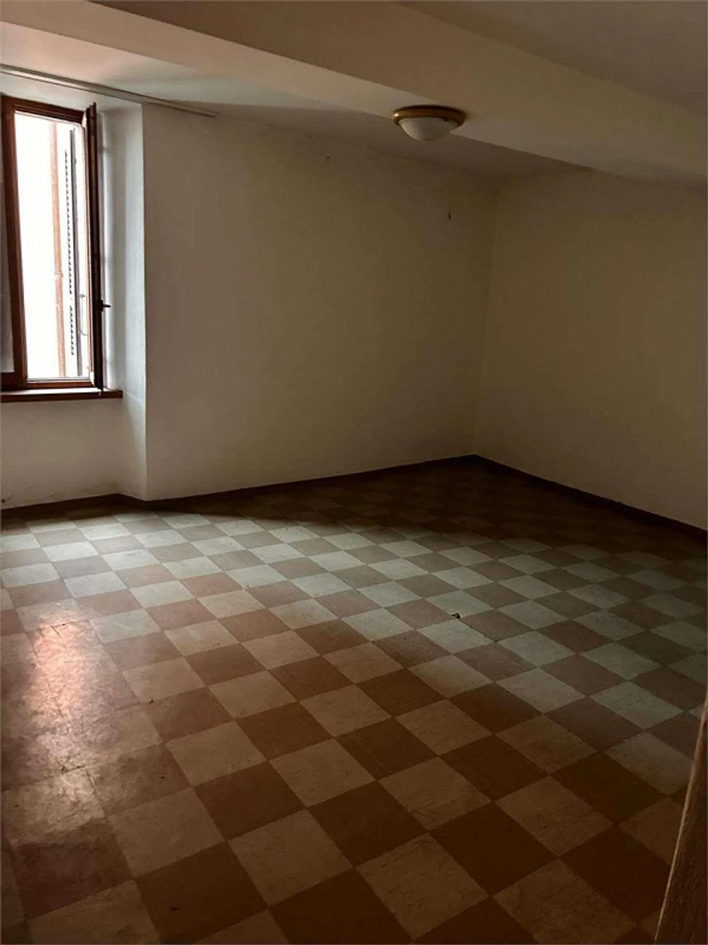 Gebäude zu renovieren - Foto 8 von 13
