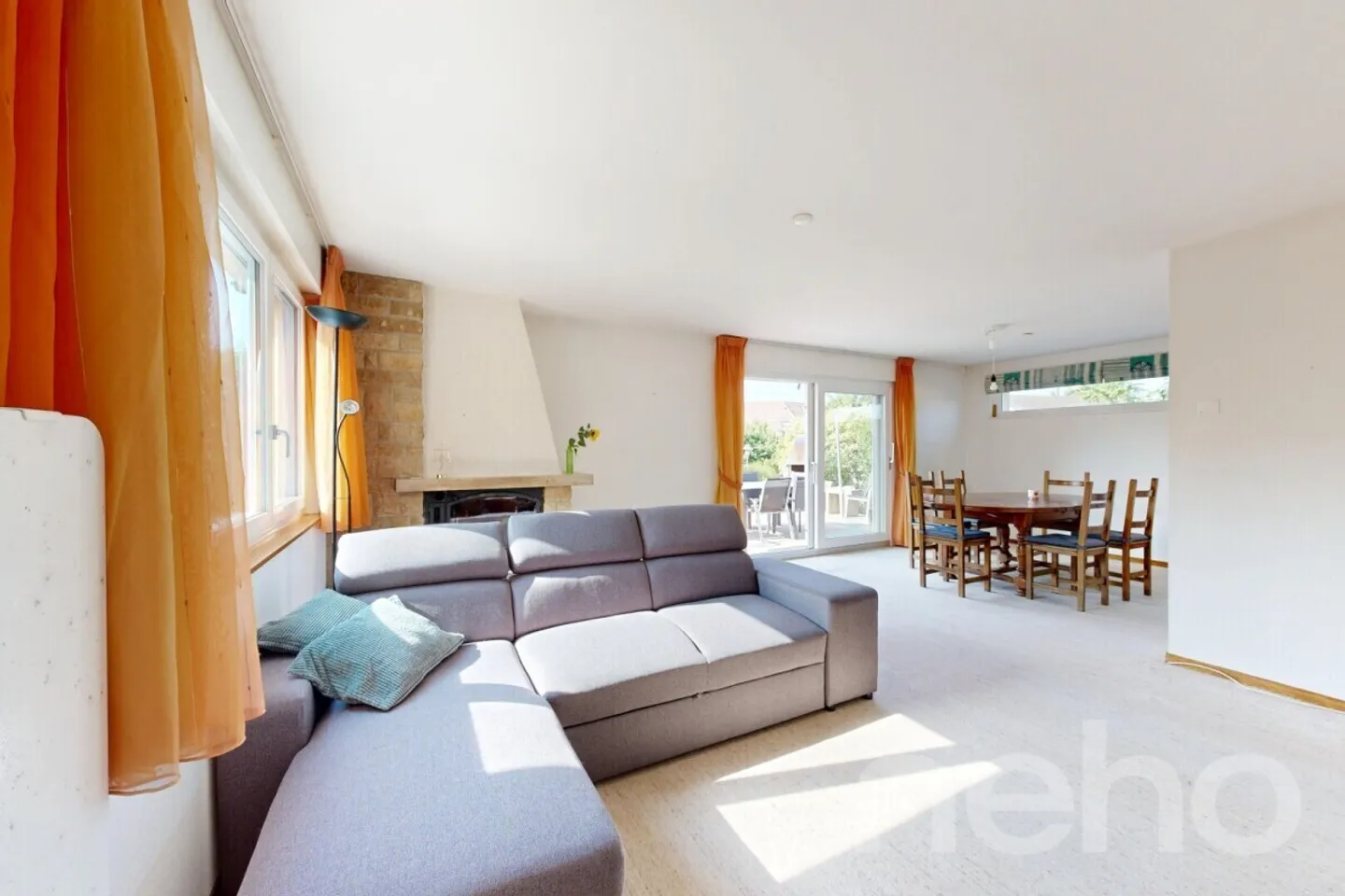 Bright family home with garden and studio potential - Photo 4 of 12