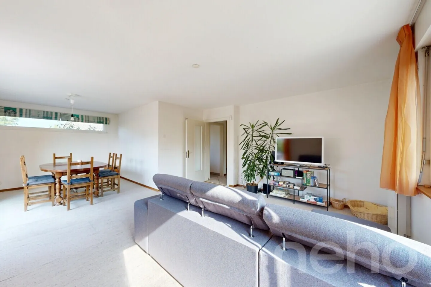 Bright family home with garden and studio potential - Photo 5 of 12