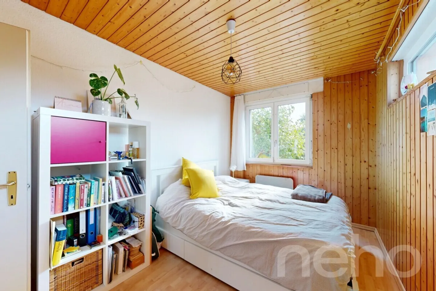Bright family home with garden and studio potential - Photo 9 of 12