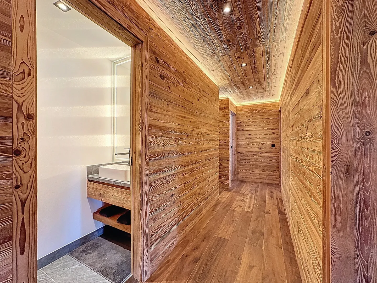 Luxury Apartment in Crans-Montana - Photo 9 of 18