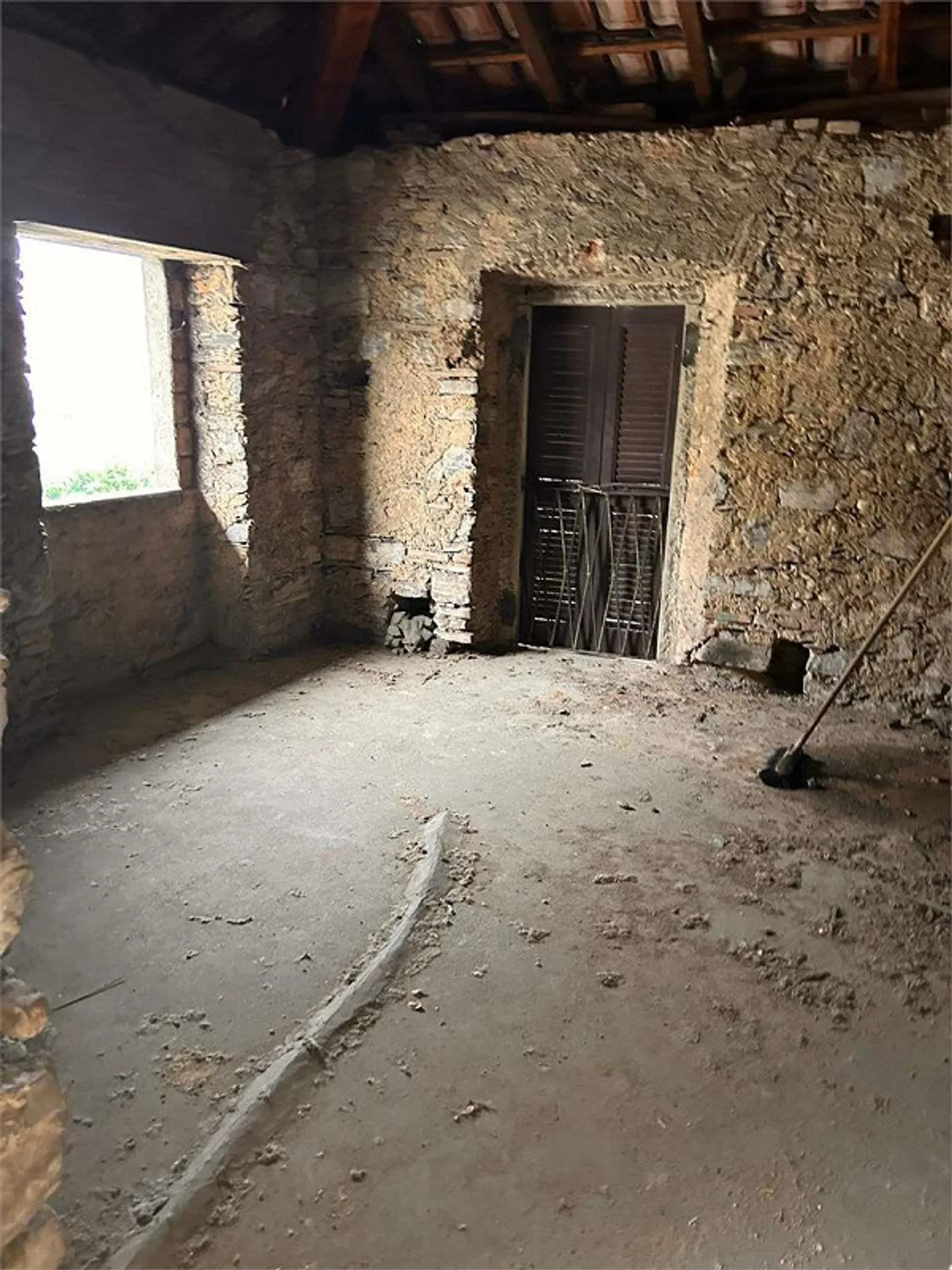 Gebäude zu renovieren - Foto 13 von 13