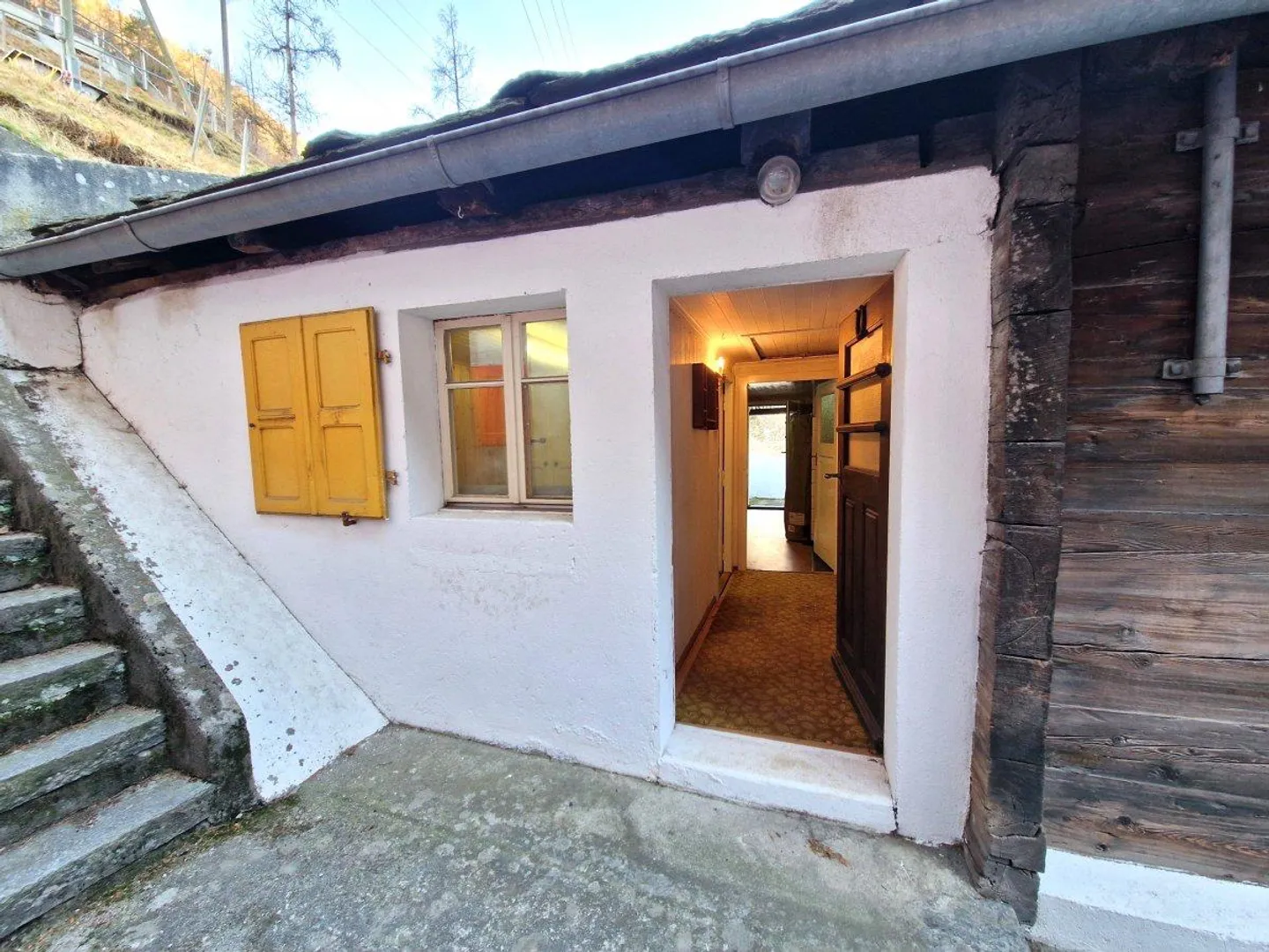 Chalet for sale - Photo 3 of 10