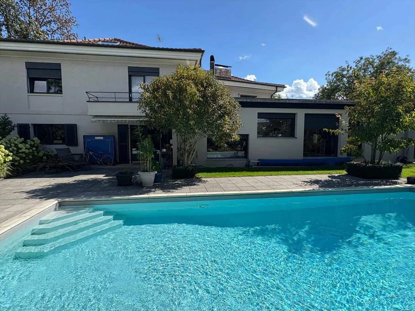 Villa for sale - Photo 1 of 11