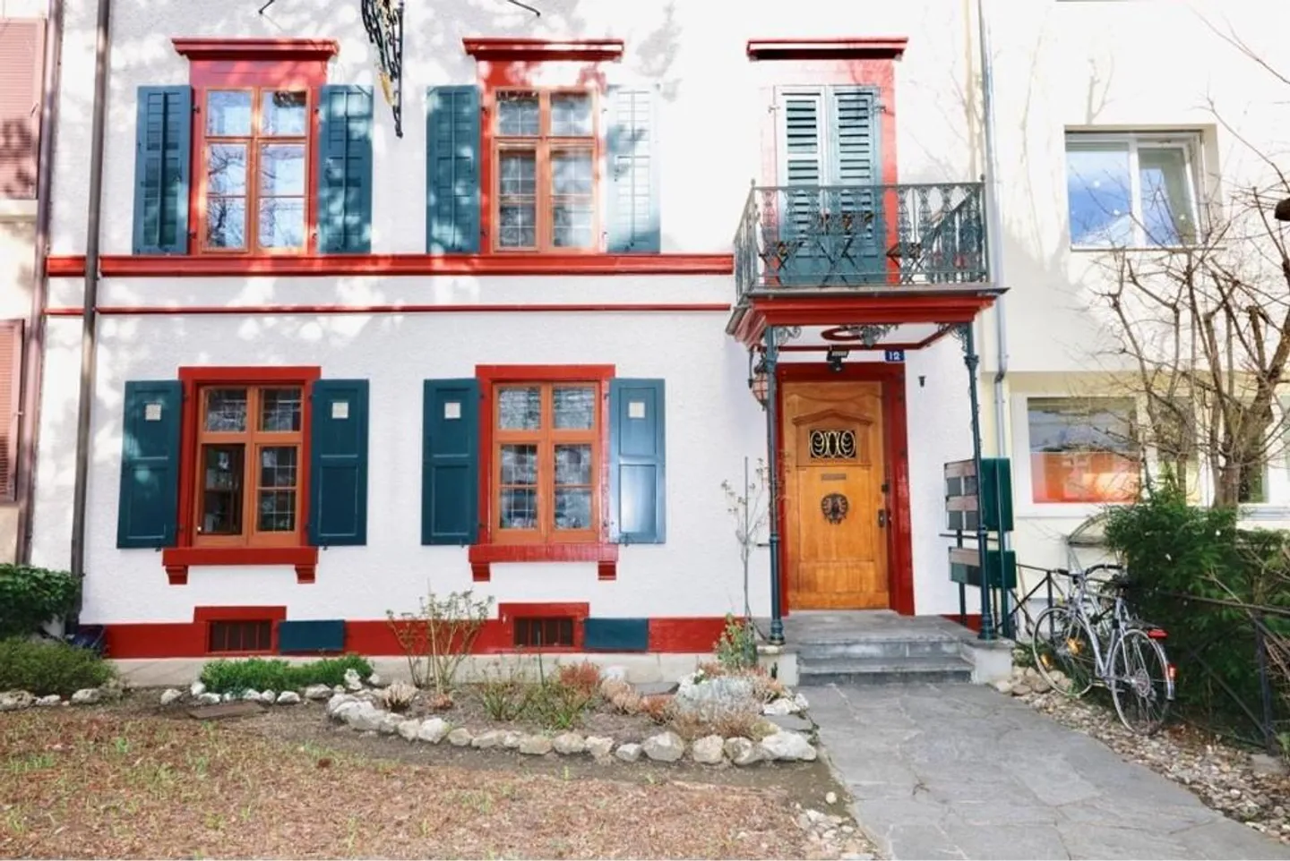 Beautiful 3.5 Room Apartment in Historic Property - Photo 1 of 8