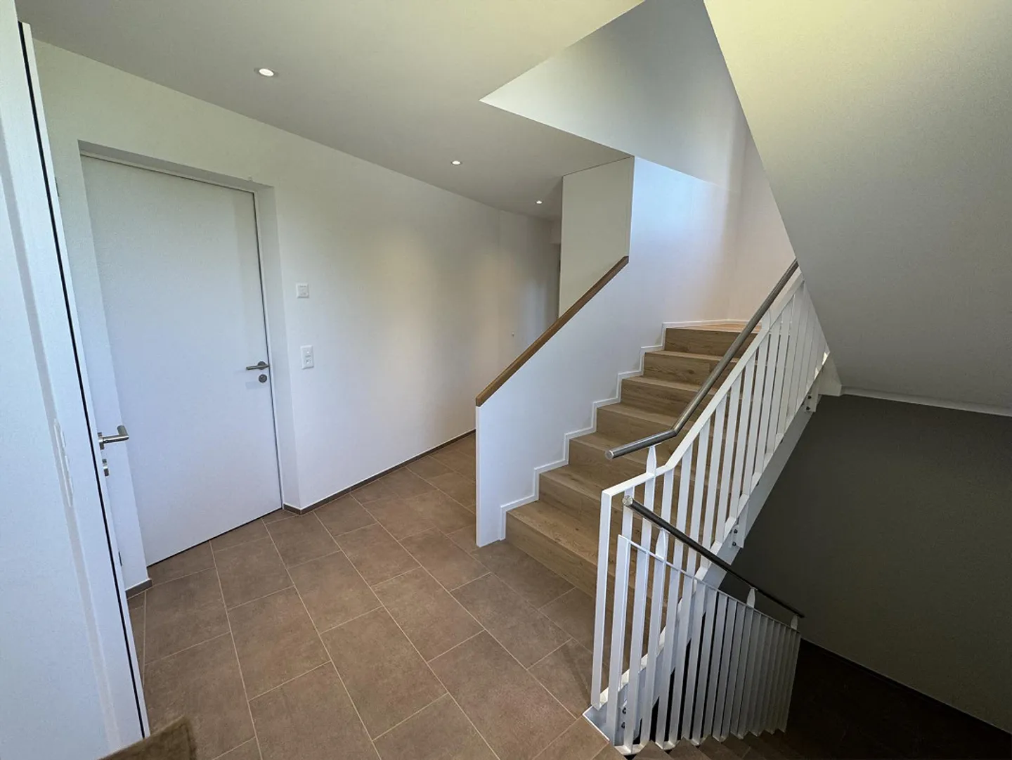 Modern 4.5-room single-family house in a quiet location in Hünenberg - Photo 2 of 11