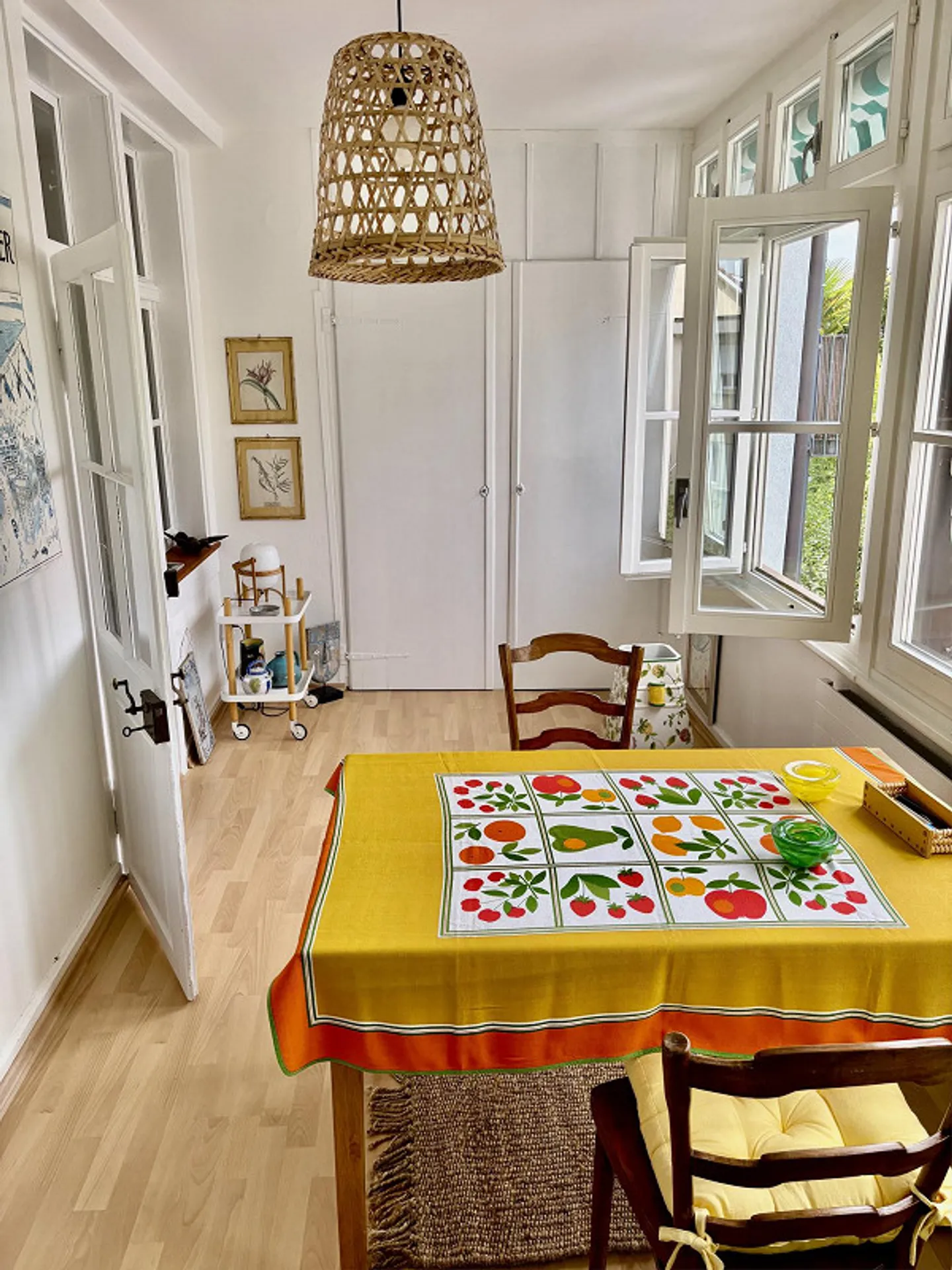 Beautiful 3.5 Room Apartment in Historic Property - Photo 6 of 8