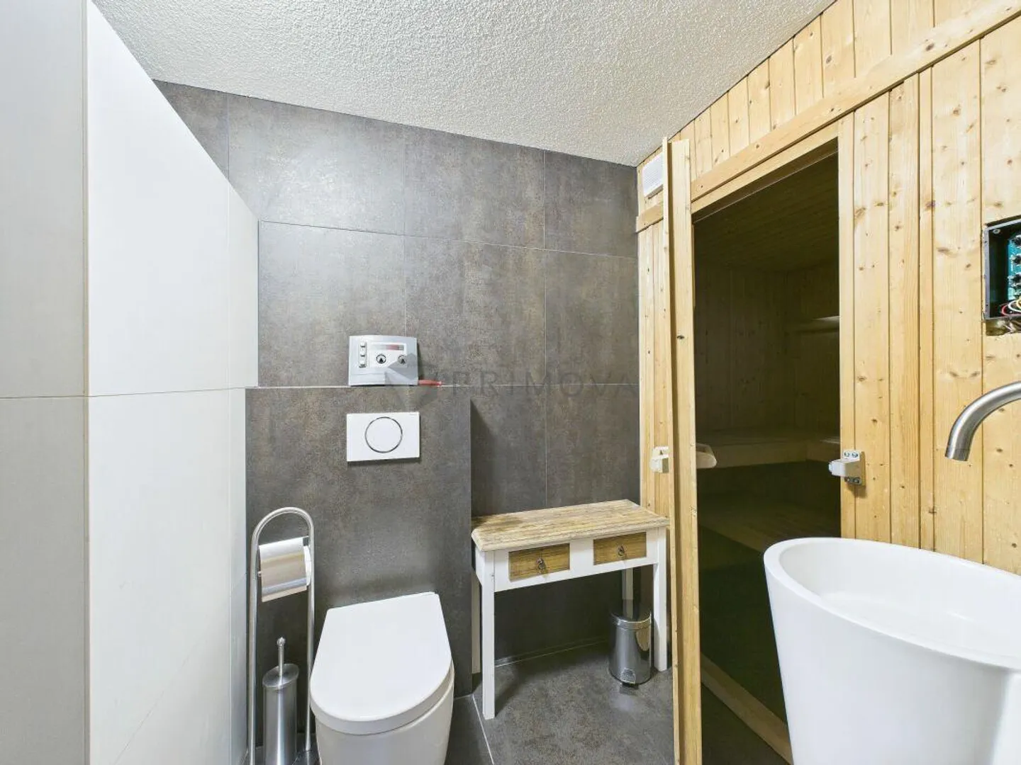 Elegance meets view: The incomparable salon of this Silenen ... - Photo 10 of 18