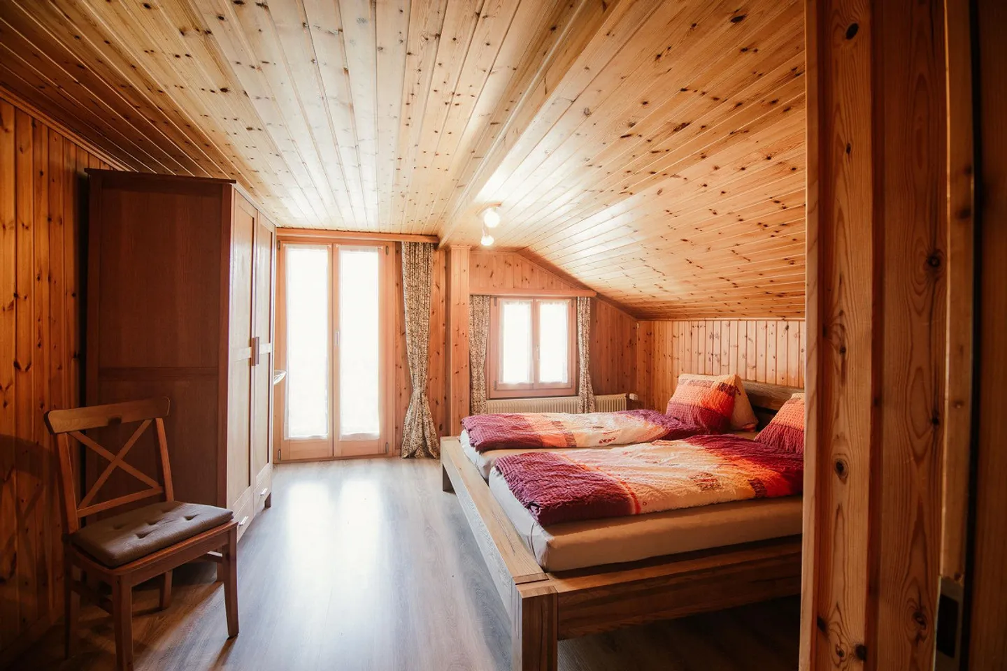 Sunny attic apartment in a chalet, directly by the cable car - Photo 5 of 9