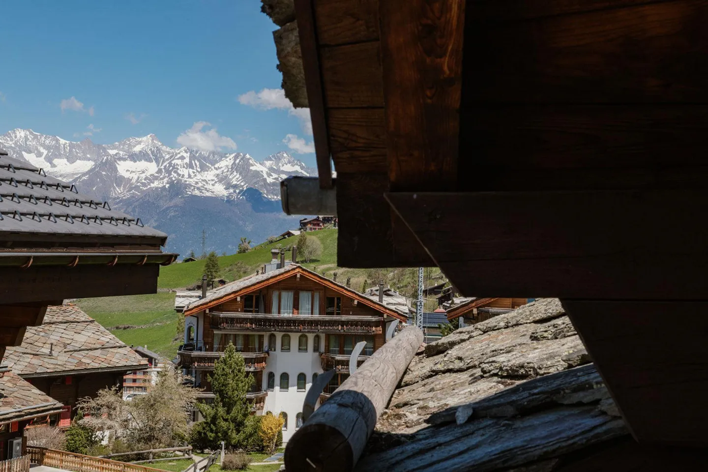 Sunny attic apartment in a chalet, directly by the cable car - Photo 8 of 9