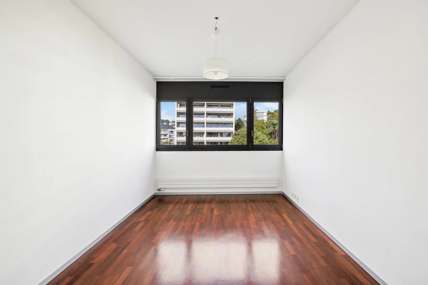 Superb high-end apartment! - Photo 6 of 8