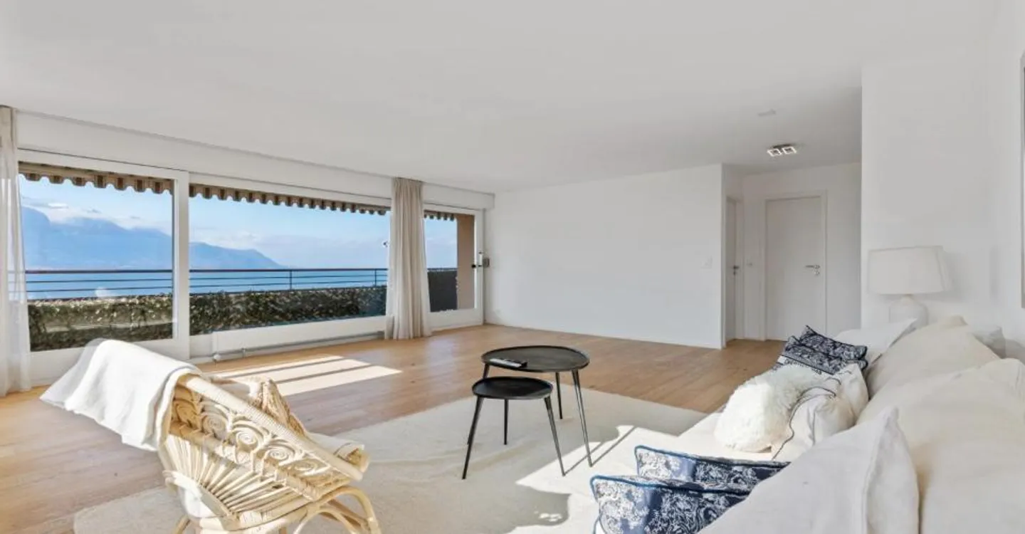 Schöne geräumige 6,5-Zimmer-Wohnung von 175m2 im 8. Stock. - Foto 2 von 13