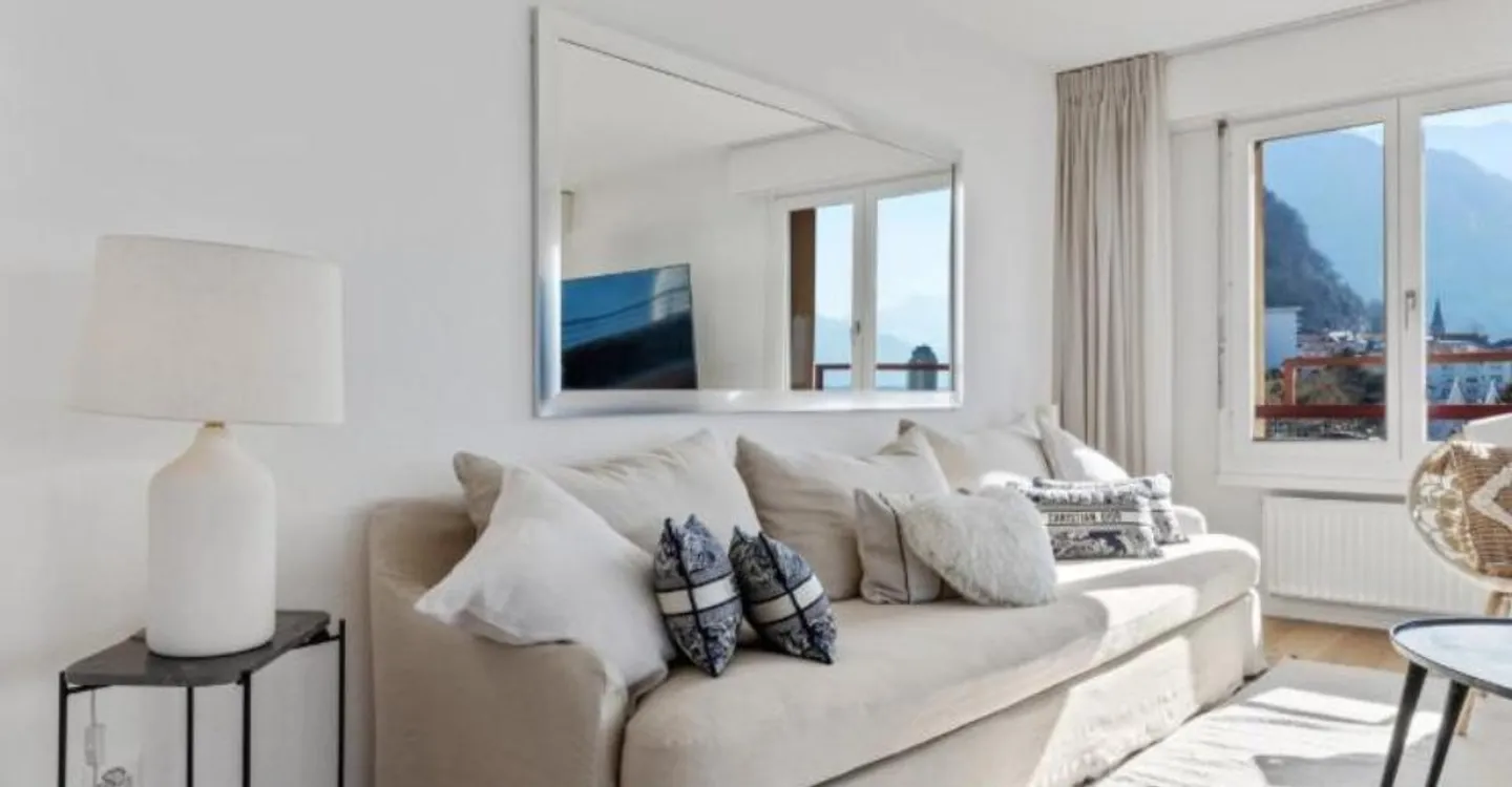 Schöne geräumige 6,5-Zimmer-Wohnung von 175m2 im 8. Stock. - Foto 3 von 13