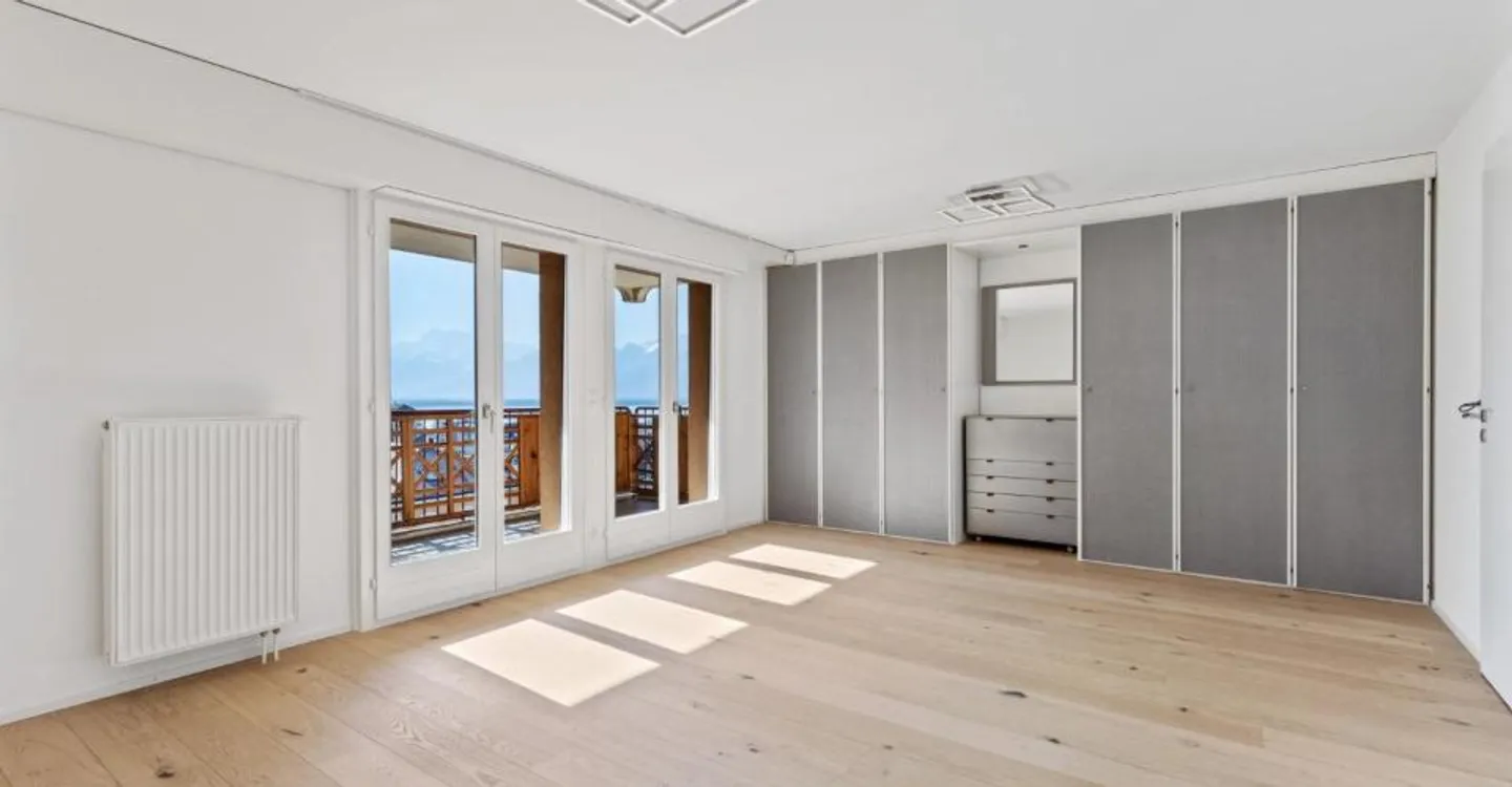 Schöne geräumige 6,5-Zimmer-Wohnung von 175m2 im 8. Stock. - Foto 7 von 13