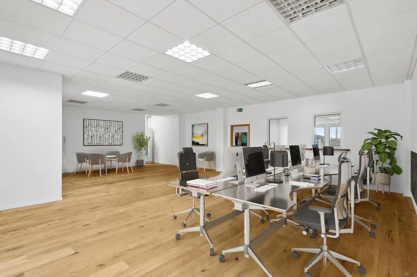 Ufficio ampliato con opzioni di stoccaggio e montacarichi - Foto 2 di 7