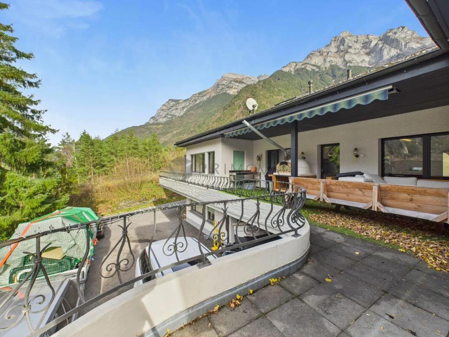 Elegance meets view: The incomparable salon of this Silenen ... - Photo 11 of 18