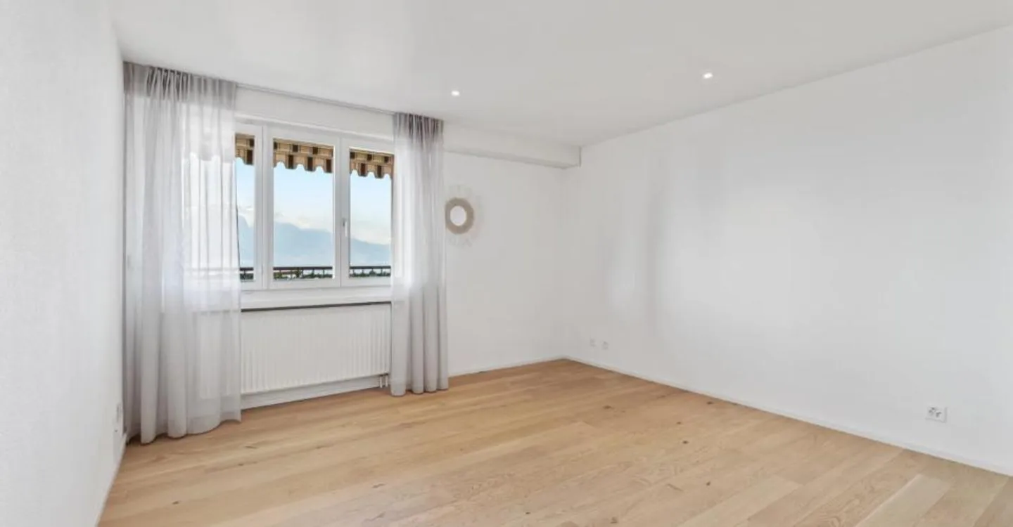 Schöne geräumige 6,5-Zimmer-Wohnung von 175m2 im 8. Stock. - Foto 10 von 13