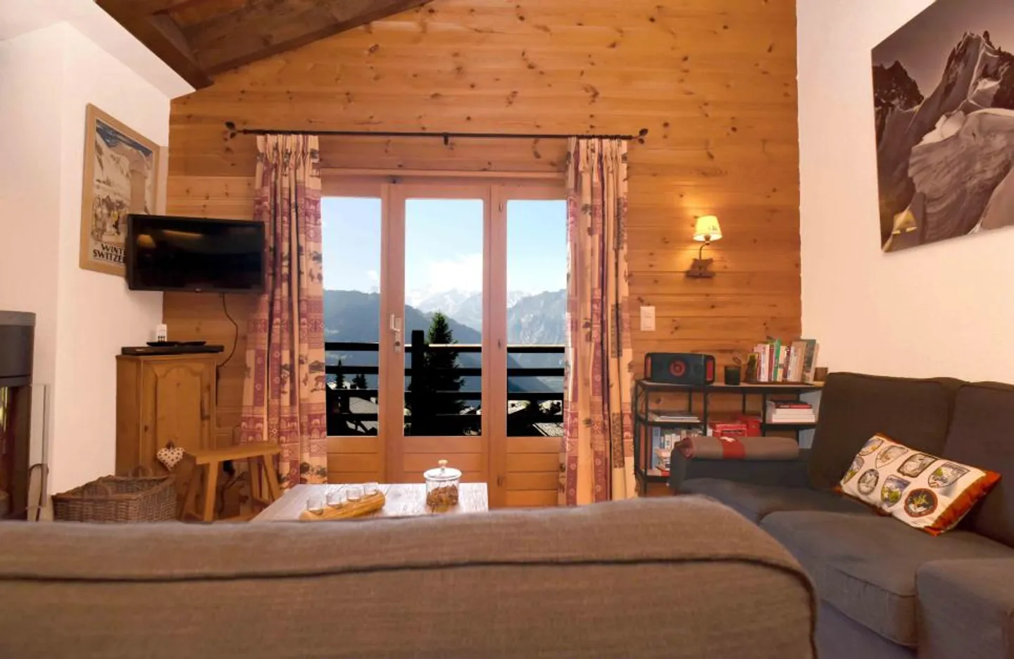 Appartamento all'ultimo piano Ski in/out tra Le Rouge e Medran - Foto 5 di 14