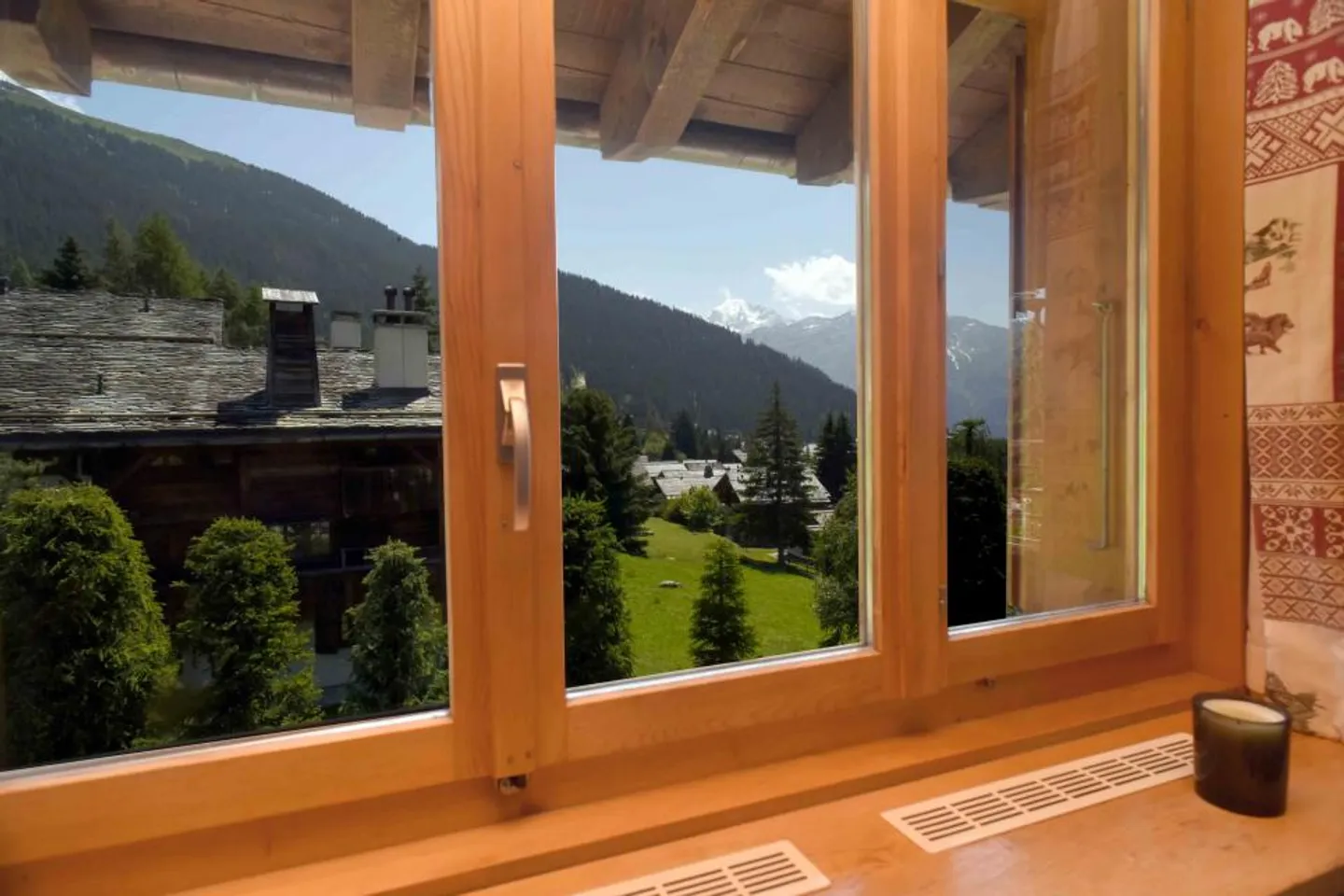 Appartamento all'ultimo piano Ski in/out tra Le Rouge e Medran - Foto 6 di 14