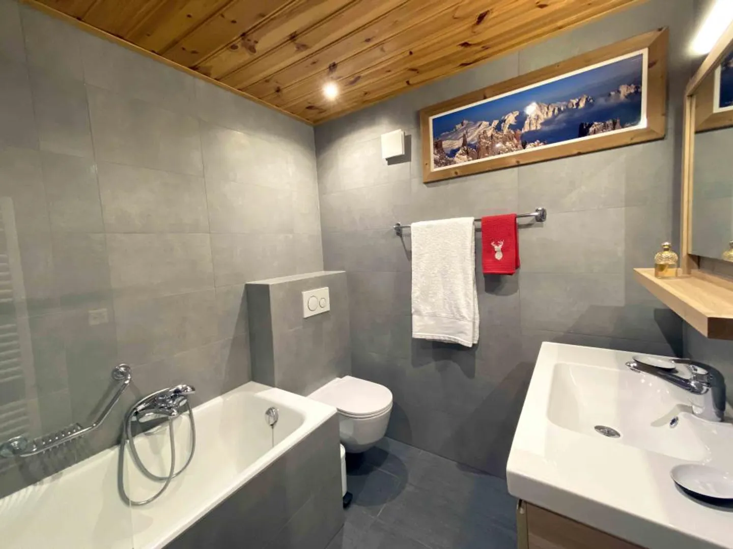 Appartamento all'ultimo piano Ski in/out tra Le Rouge e Medran - Foto 13 di 14