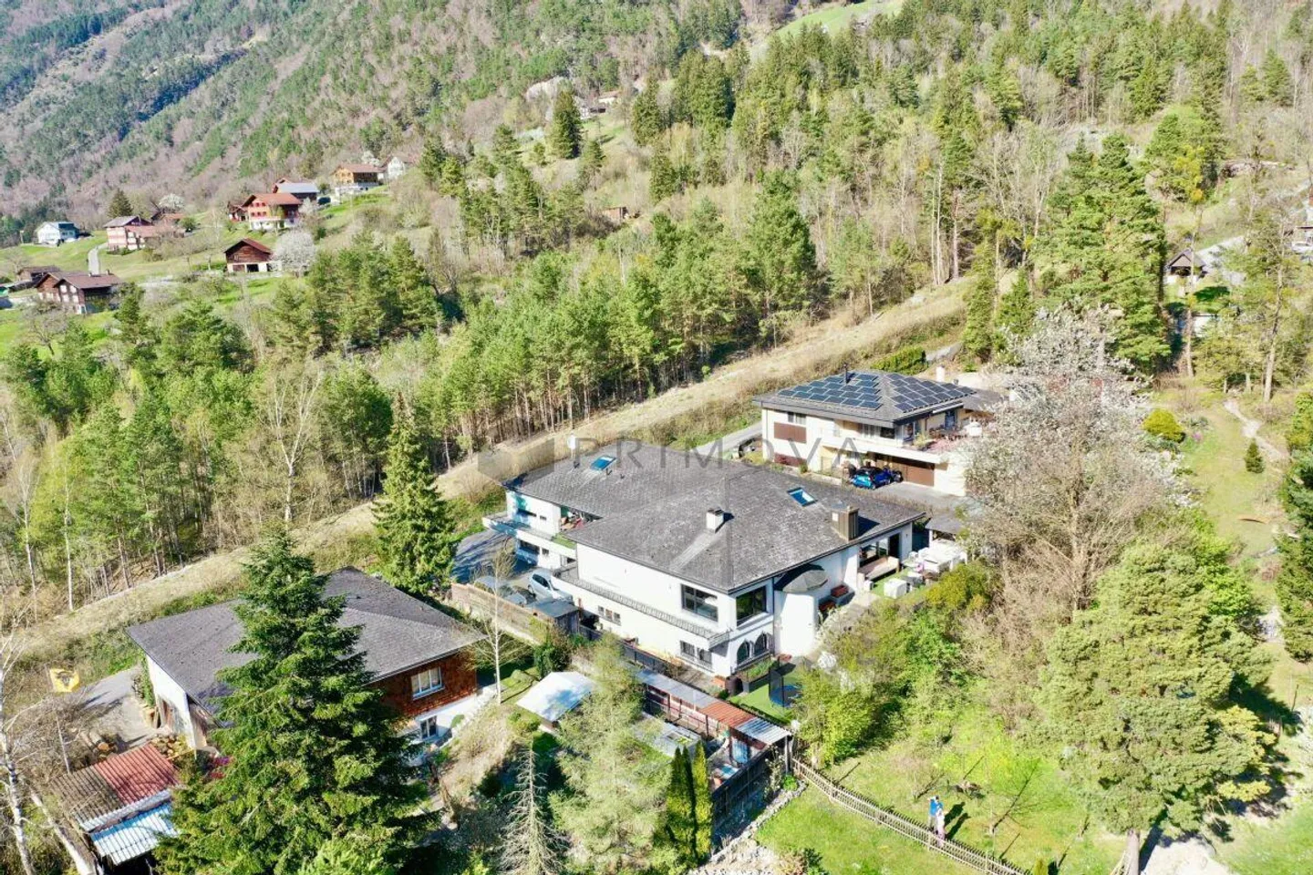 Elegance meets view: The incomparable salon of this Silenen ... - Photo 17 of 18