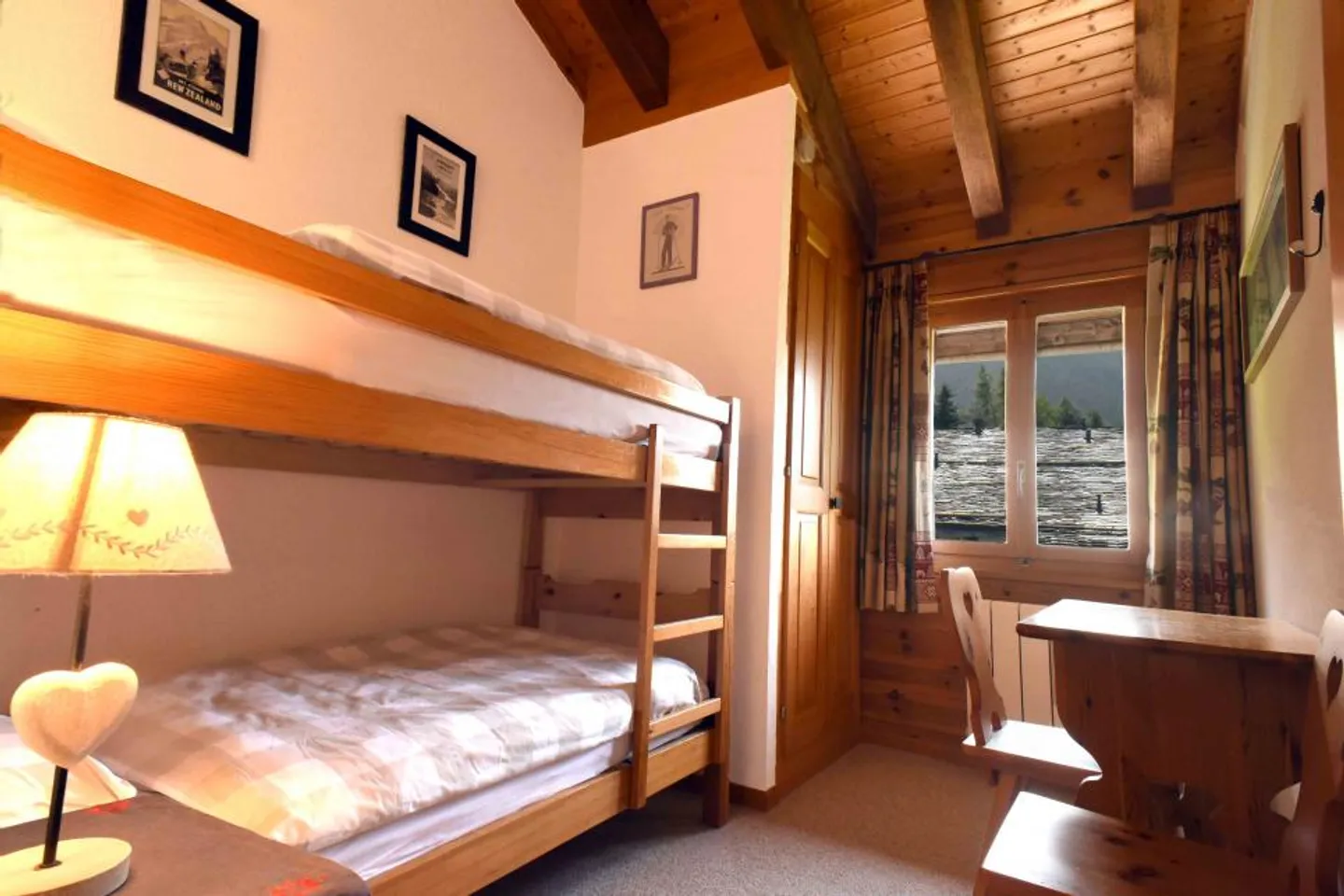 Appartamento all'ultimo piano Ski in/out tra Le Rouge e Medran - Foto 9 di 14